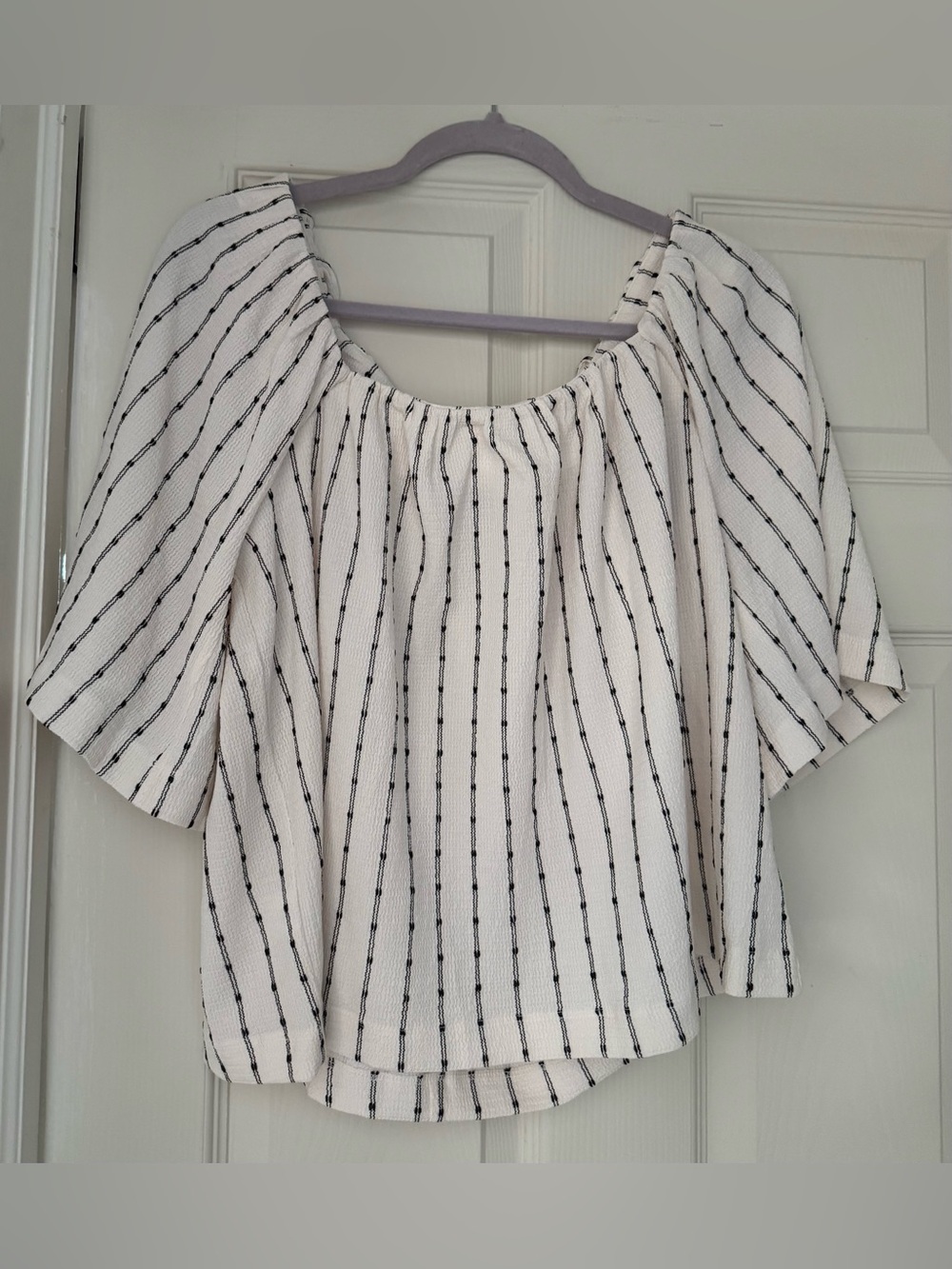 “Loft” - Cream with Black Dot Stripes Flutter Sleeve Top / Size Large